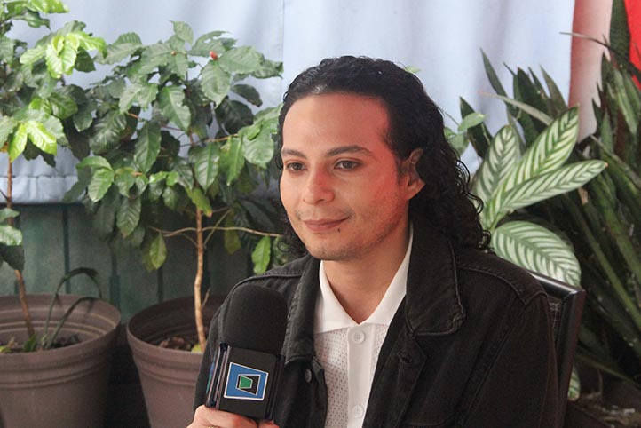 Su propuesta artística se enfoca en visibilizar las problemáticas estructurales a las que se enfrenta la comunidad LGBTTTIQ+ 