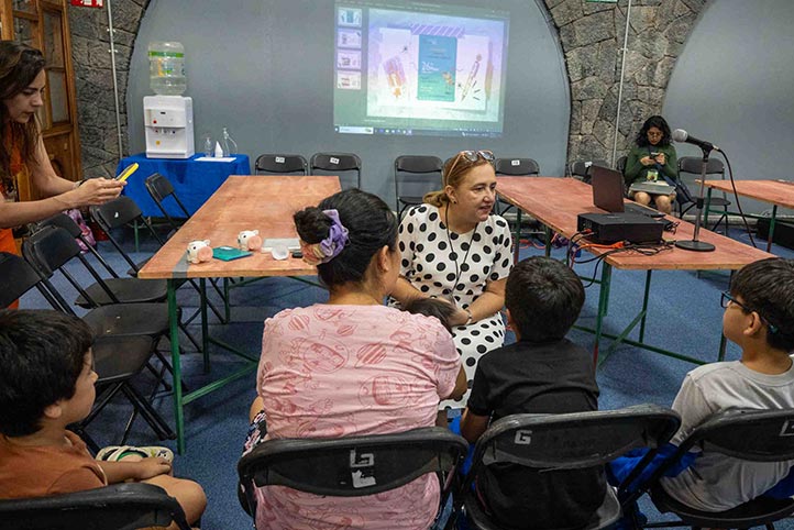 En la sección infantil/juvenil de la FILU 2025 se realizó el taller “Ahorra y aprende a gastar” 