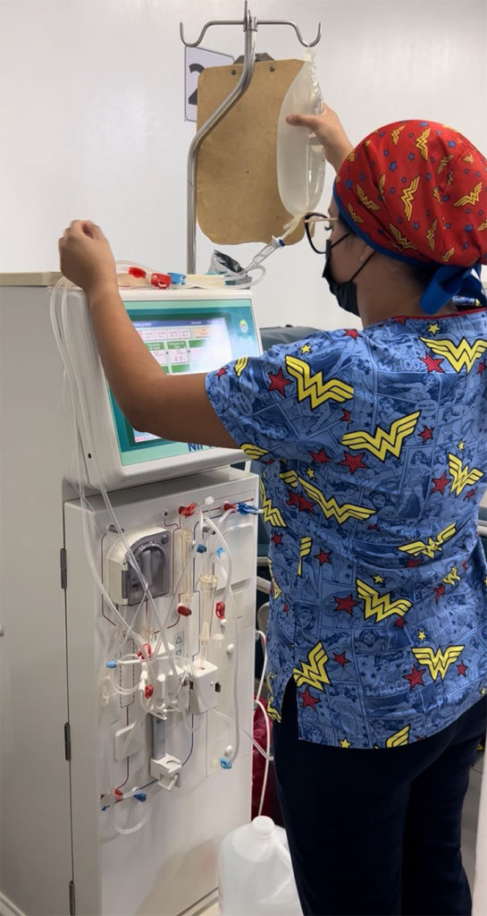 La egresada resaltó que entre el personal más joven se encuentra mayor prevalencia del síndrome de burnout