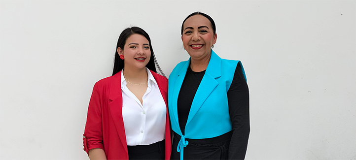 Melanie Escalante y Sandra Vázquez, docente de la Facultad de Enfermería y directora del trabajo recepcional 