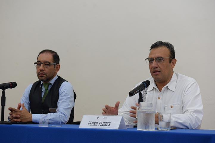 El conferencista fue moderado por Ernesto Treviño Ronzón, director del IIH-S 