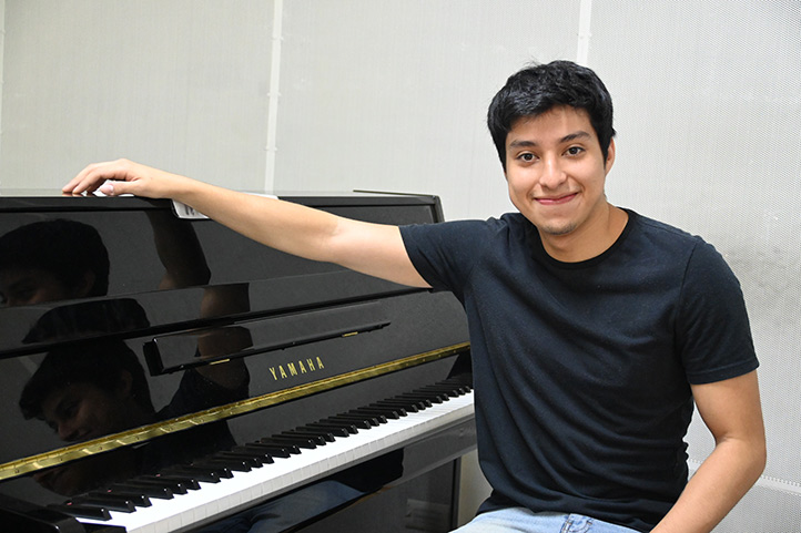 José Eduardo Salmerón ha competido en varios certámenes y este es su primer concurso como egresado de la Universidad Veracruzana 