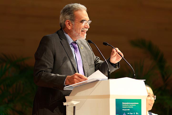 El rector Martín Aguilar Sánchez destacó la necesidad de reforzar la evaluación entre pares, la inter y transdisciplinariedad, así como la cultura de mejora continua 