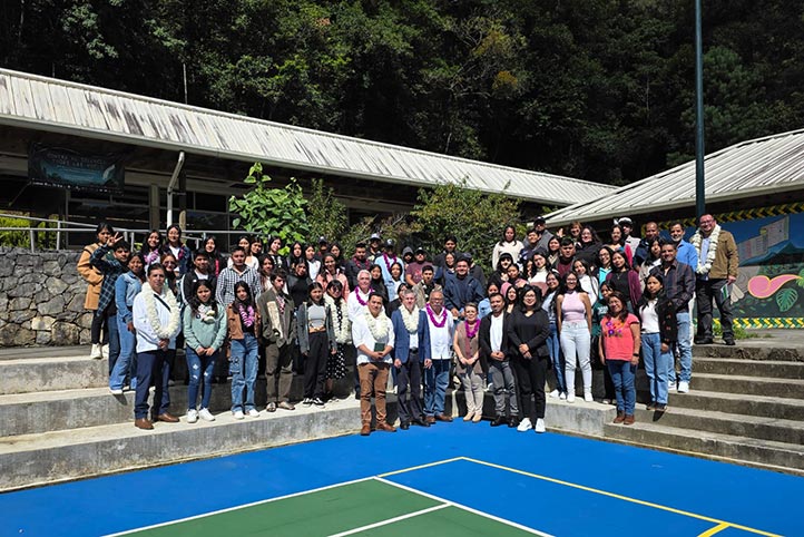 Comunidad de la UV-Intercultural sede regional Grandes Montañas 