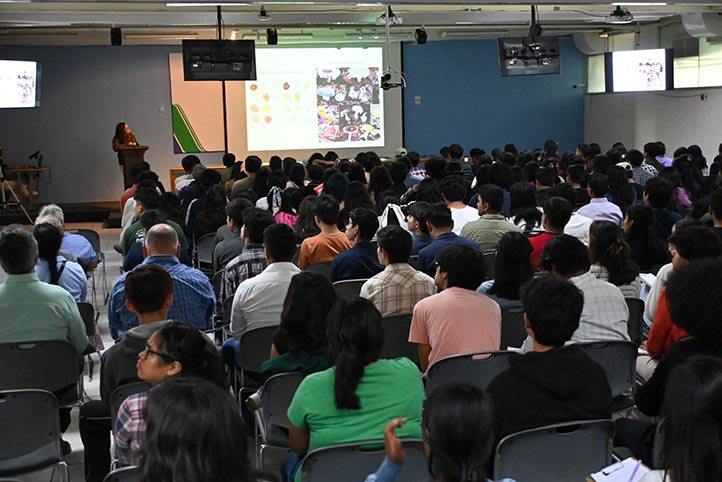 -Académicas universitarias les hablaron sobre el uso de suelo, las interacciones entre los hongos, el bosque, la agricultura y la actividad humana