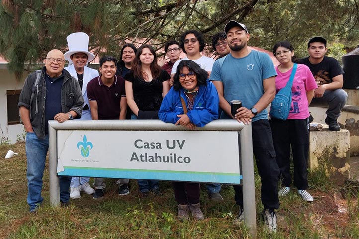 Alumnas y alumnos de la Facultad de Física, región Xalapa 