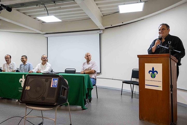 Roberto Zenteno, titular de la DGI, inauguró formalmente el 1er Encuentro Internacional de Robótica Inteligente e Inteligencia Computacional. 