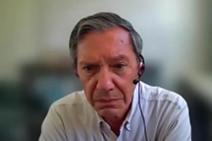 Francisco Domingo Vázquez Martínez, responsable del OBEME UV, destacó la importancia de la supervisión de estudiantes que se encuentran complementando su formación profesional en clínicas y hospitales