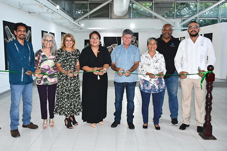 Representantes de la UV y Tamsa, A. C., inauguraron la exposición 