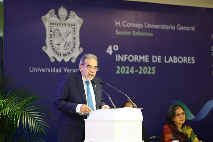 El rector Martín Aguilar Sánchez rindió su 4° Informe de Labores ante el Consejo Universitario General 