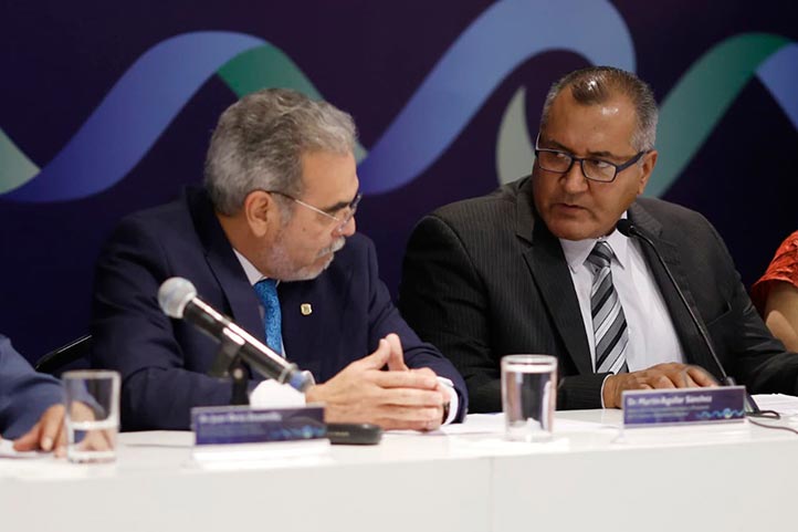 El presidente de la Junta, Juan Manuel Pinos Rodríguez, llamó a la unidad, el respeto y el reconocimiento mutuo como valores fundamentales de la vida universitaria 