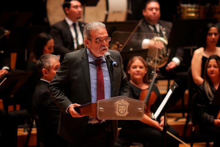 El Rector reconoció la trayectoria del Coro UV, uno de los más prestigiosos del país 