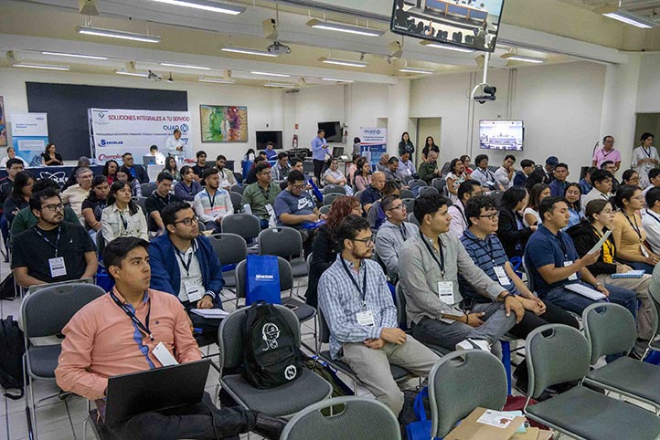 La sala de videoconferencias de la USBI es sede del evento que reúne a estudiantes e investigadores nacionales e internacionales 