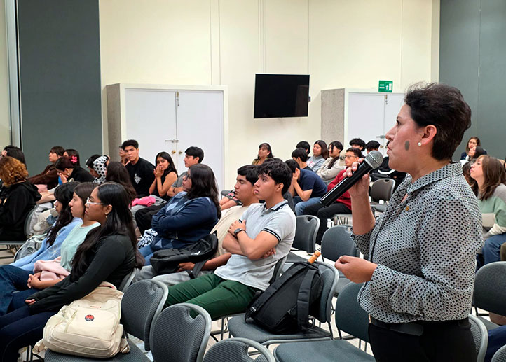 Estudiantes y académicos compartieron dudas e inquietudes con respecto a los temas abordados 