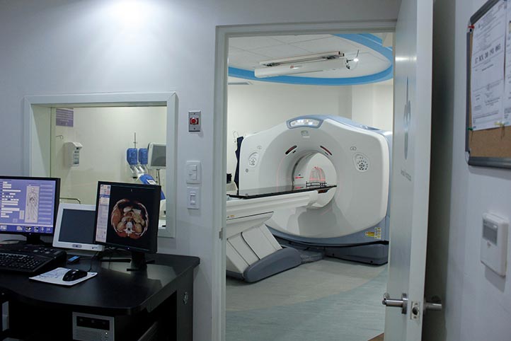 Equipo de tomografía computarizada 