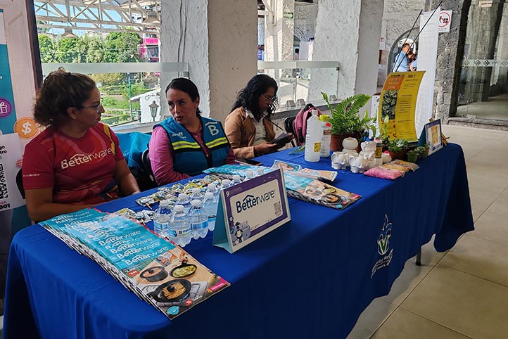 En el evento las empresas ofrecieron vacantes laborales en diversos rubros 