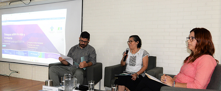 Yolanda González, titular del Área Académica de Humanidades, destacó el trabajo de edición y selección del comité editorial 