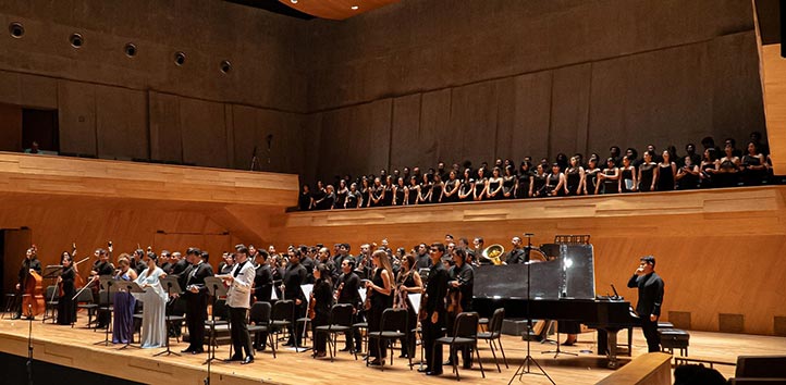 Elenco para la Novena sinfonía de Beethoven, en el Foro Boca 