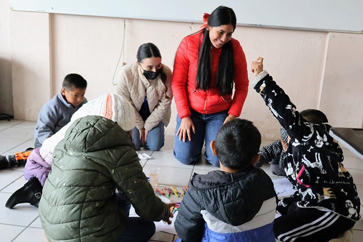 Fomentan el hábito de la lectura en comunidades rurales y semiurbanas con escaso acceso a actividades culturales