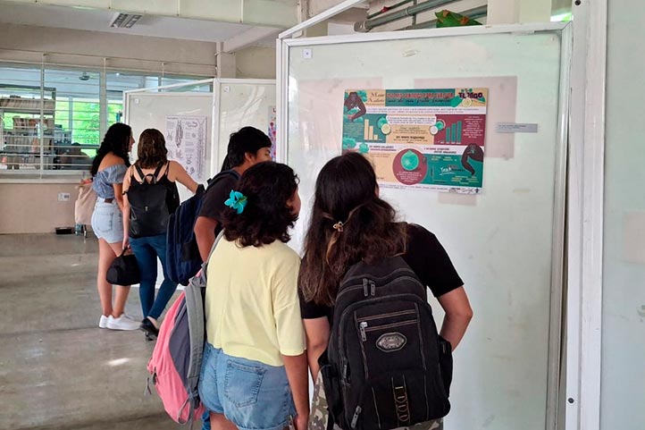 En el marco de la catedra Ruy Sánchez Tamayo se presentó la exposición de infografías y carteles con el tema La evolución 