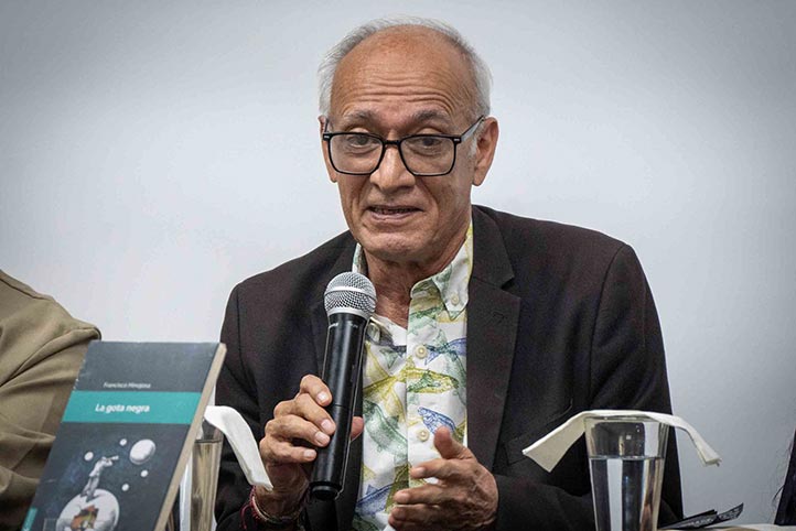 Francisco Hinojosa, poeta, narrador, editor y uno de los autores destacados de la literatura infantil y juvenil en lengua española, autor del libro 