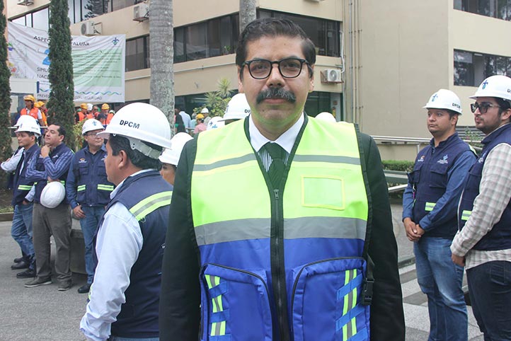 El secretario Académico, Arturo Aguilar Ye, destacó la disciplina del personal universitario  