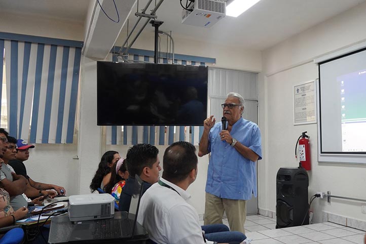 Diego Arturo Torres Hoyos, docente de Arquitectura ofreció una charla sobre Arquitectura Resiliente; diseño de rutas de evacuación y espacios seguros