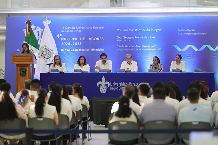 La vicerrectora de la región Coatzacoalcos-Minatitlán, Georgina Hernández Ríos, rindió su 4º Informe de Labores en la USBI Coatzacoalcos 