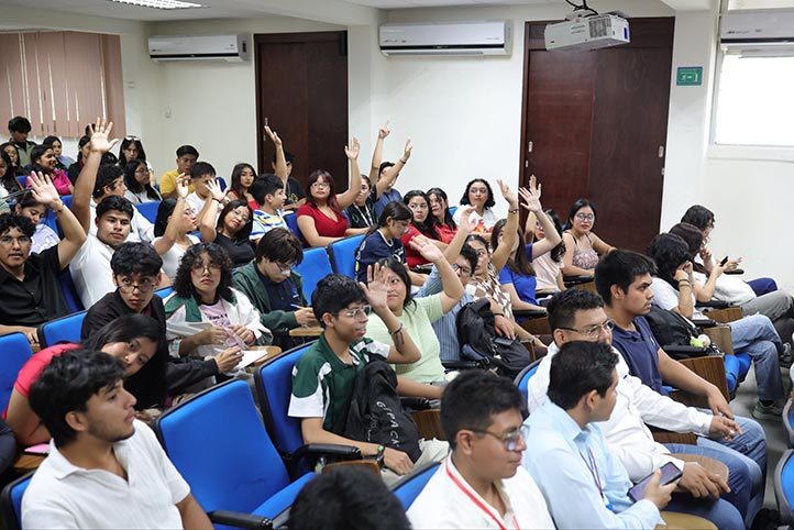 Asistieron estudiantes de las licenciaturas de Ingeniería Química, Ingeniería Ambiental, Ingeniería Petrolera e Ingeniería en Biotecnología, así como del Doctorado en Ingeniería Química 