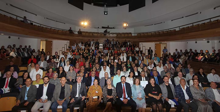 UV celebró los 45 años de fundación del SEA, con la asistencia de autoridades, directivos, coordinadores, docentes, estudiantes y personal administrativo 