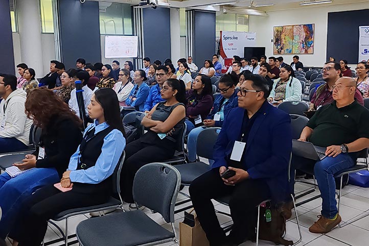 A la conferencia asistieron estudiantes, docentes e investigadores  