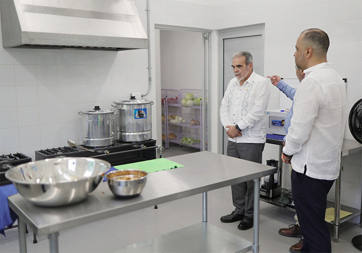 Martín Aguilar Sánchez recorrió las instalaciones de los comedores 