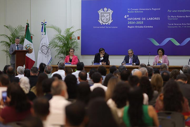 El vicerrector Mario Roberto Bernabé Guapillo Vargas rindió su 4º Informe de Labores en la USBI Campus Ixtaczoquitlán de su región Orizaba – Córdoba 