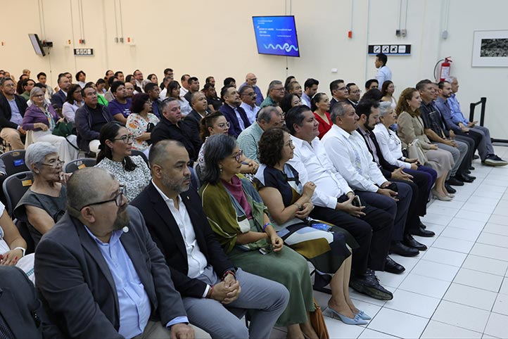 Autoridades universitarias y comunidad estudiantil se reunieron para conocer los avances de la región 