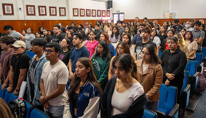 El evento académico tuvo lugar en el Aula Magna de la Facultad de Derecho