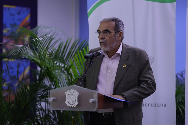 "La tecnología no es la enemiga, sino la ignorancia y el silencio”, expresó el rector Martín Aguilar Sánchez al inaugurar el foro, reconociendo su valor e impacto 