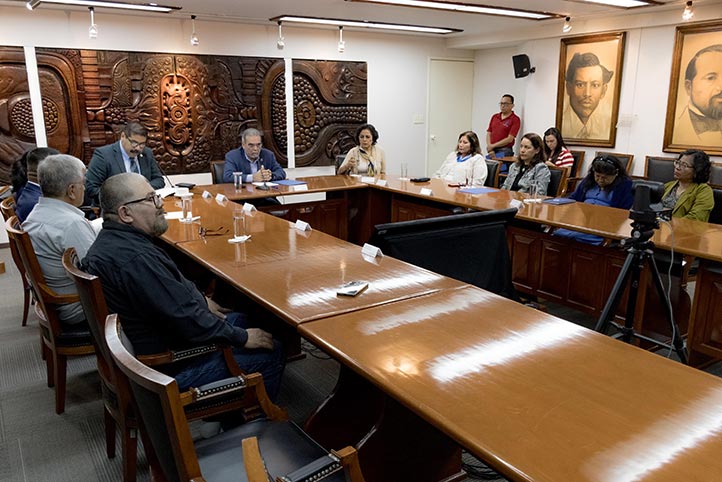 Autoridades universitarias presenciaron el acto en la Sala de Juntas de Rectoría 