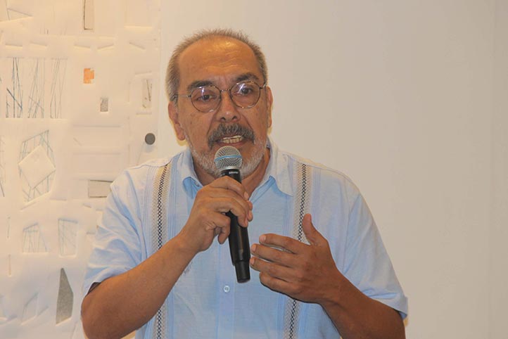 Carlos Luis Palacios, reconoció el compromiso de la comunidad universitaria por mantener viva la tradición gráfica 