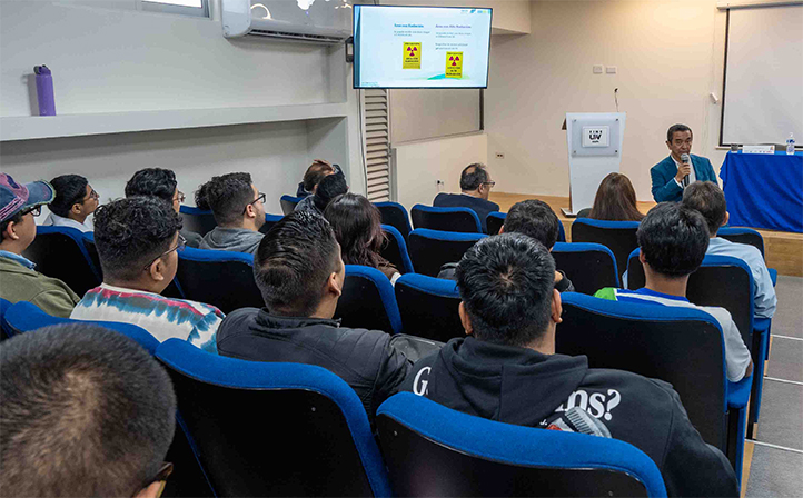 Cándido Perea Álvarez, dictó la conferencia magistral “Habilidades del ingeniero en el ramo nuclear”