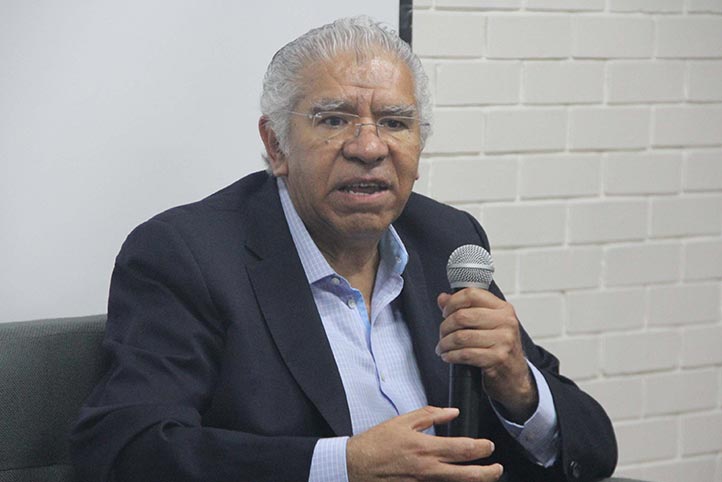 Enrique Rentería comentó que lo importante es reflexionar cómo llevar la paz a la práctica en las comunidades educativas 