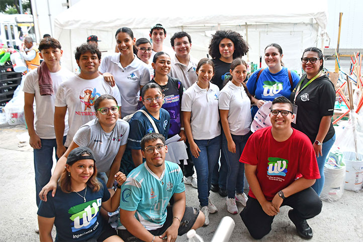 Estudiantes voluntarios de todas las facultades se sumaron a este esfuerzo colectivo 