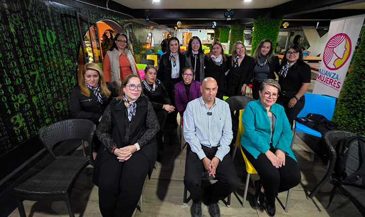 Integrantes de la Alianza Veracruzana de Mujeres Líderes, Emprendedoras y Empresarias 