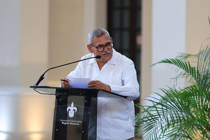 El director general de Relaciones Internacionales, Juan Ortiz Escamilla, destacó que la UV organiza el encuentro en colaboración con la UNAM, El Colegio de México, El Colegio de Michoacán, la Academia Mexicana de la Historia y la SEMAR 