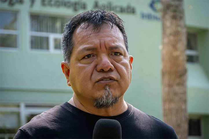 Sergio Martínez, académico de Inbioteca, detalló resultados del proyecto con microorganismos para reducir contaminantes en el suelo 