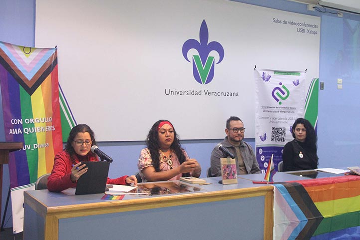 La presentación ocurrió en la Unidad de Servicios Bibliotecarios y de Información 