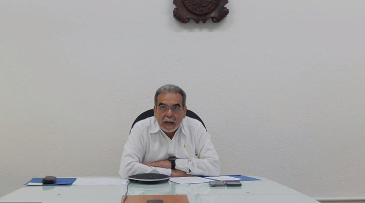 El rector Martín Aguilar Sánchez inauguró el seminario destacando el papel de la universidad como promotora del libre pensamiento