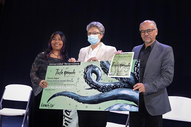 Fátima Ximena Suárez Pérez, del Área Académica de Humanidades, se hizo acreedora al tercer lugar