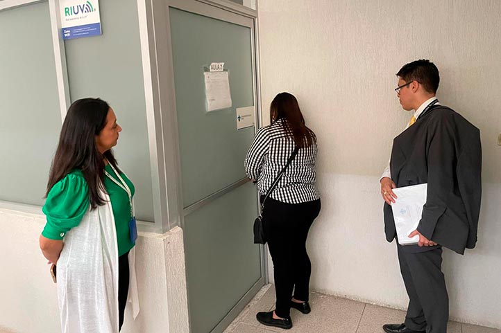 La directora del Área Académica de Ciencias de la Salud, Mónica Sandoval García, y el titular de la Facultad de Psicología, Axel Manuel Navarro Hernández, constataron el buen estado del recinto universitario 