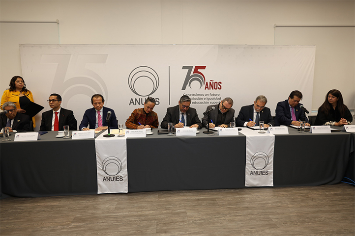 ANUIES, COMAR y universidades públicas del país participaron en la ceremonia de firma del convenio en las instalaciones del Centro de Innovación y Desarrollo de la Asociación 