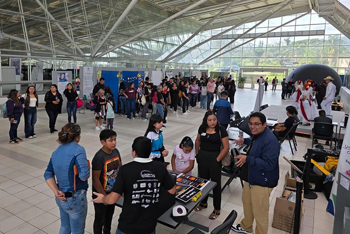 Actividades de divulgación, académicas, culturales y lúdicas comprendieron la jornada 